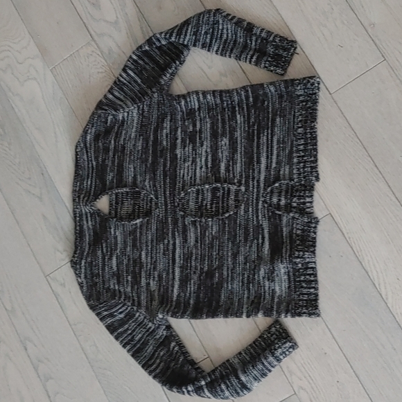 The Hanger sweater small black and white - Picture 2 of 2